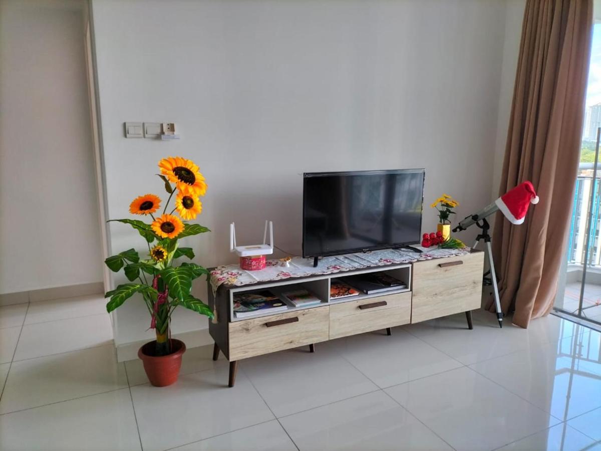 Happy Home@Teega Residence Puteri Harbour Nusajaya  Exterior photo